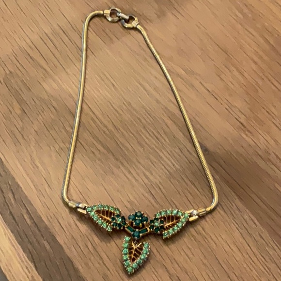 Sherman Signed Vintage Flower Design Necklace Green With Gold Tone Snake Chain. - Picture 2 of 6